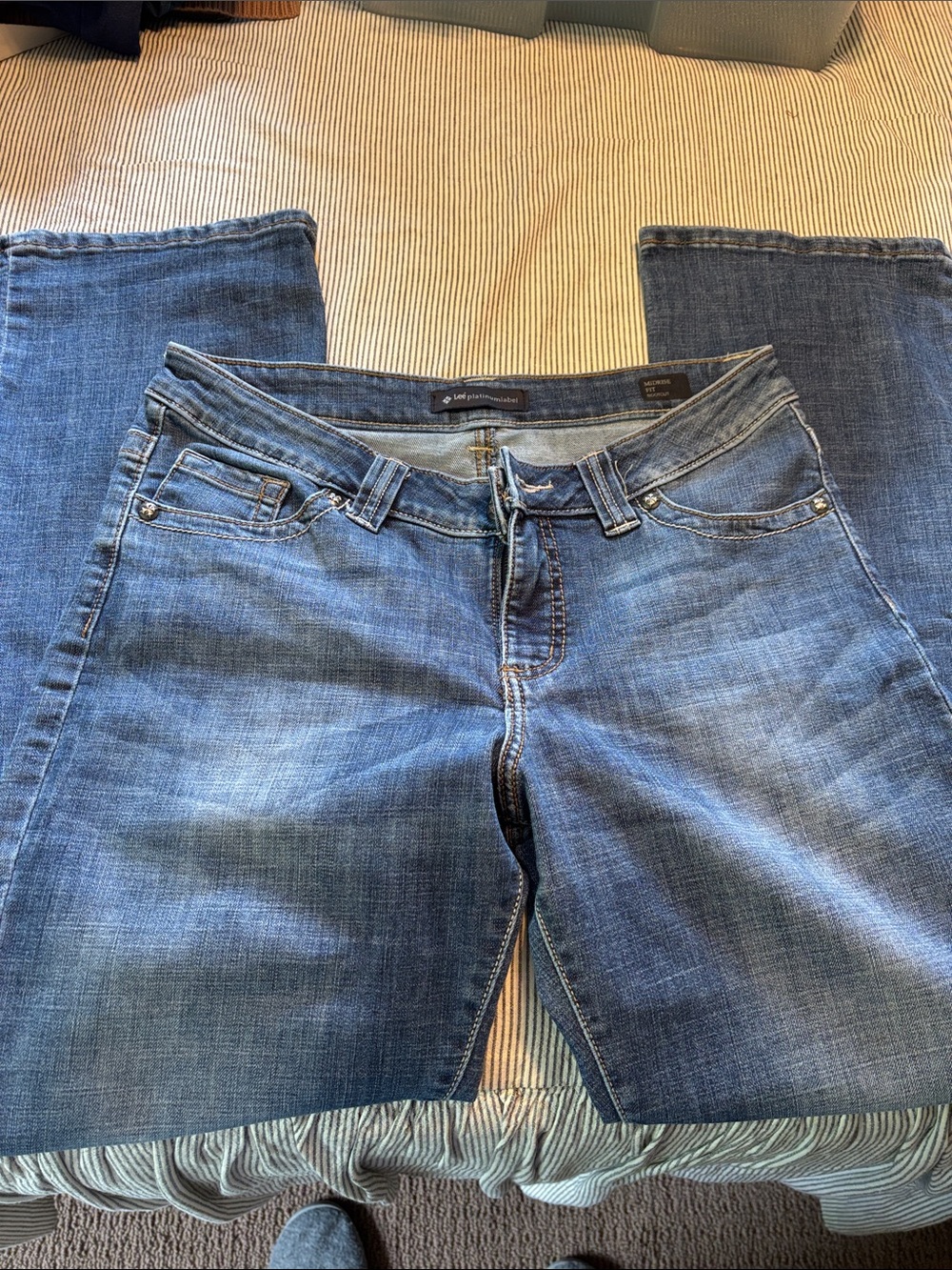 Lee Women's Boot-Cut Jeans in Mid Blue Wash size 12